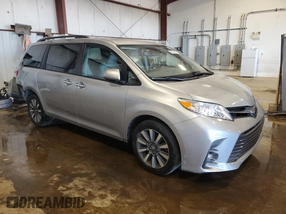 2018 Toyota Sienna XLE z VIN 5TDDZ3DC1JS190712, wystawiony jako Copart lot #62282255 z przebiegiem 63 438 mil mil oraz Szkoda całkowita • Salvage title. Historia ofert i sprzedaży dostępna na DreamBid. Obrazek 4.
