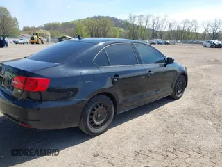 2014 Volkswagen Jetta Sedan SE w/Connectivity/Sunroof PZEV with VIN 3VWD17AJ0EM396110, listed as a IAAI auction lot 42089131 with 170,593 mi miles. Bid and sale history available at carsss.com. Image 4.