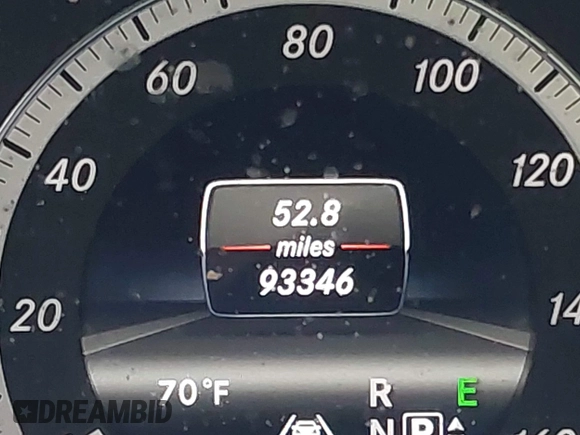 2013 Mercedes-Benz E-Class E 350 Luxury with VIN WDDHF8JB2DA757178, listed as a IAAI auction lot 41911577 with 93,346 mi miles. Bid and sale history available at carsss.com. Image 15.