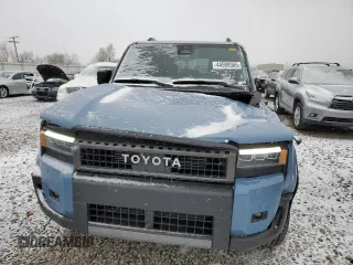 2025 Toyota Land Cruiser 1958 Edition z VIN JTEABFAJ3SK028208, wystawiony jako Copart lot #44599365 z przebiegiem 1 873 mil mil oraz Szkoda całkowita • Salvage title. Historia ofert i sprzedaży dostępna na DreamBid. Obrazek 5.