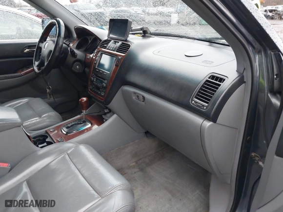 2003 Acura MDX with VIN 2HNYD18243H542845, listed as a IAAI auction lot 41951181 with 175,958 mi miles. Bid and sale history available at carsss.com. Image 5.