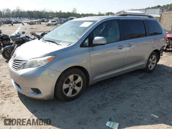 2015 Toyota Sienna LE AAS with VIN 5TDKK3DC4FS557542, listed as a IAAI auction lot 41756997 with 256,000 mi miles. Bid and sale history available at carsss.com. Image 17.