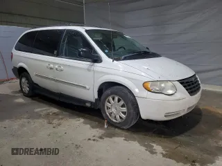 2005 Chrysler Town & Country Touring z VIN 2C4GP54L15R514822, wystawiony jako Copart lot #57710285 z przebiegiem 92 988 mil mil oraz Tytuł czysty. Historia ofert i sprzedaży dostępna na DreamBid. Obrazek 4.