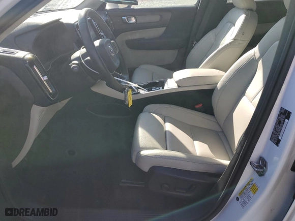 2020 Volvo XC40 Inscription with VIN YV4162UL4L2296469, listed as a Copart auction lot 76067144 with 48,077 mi miles and Salvage Title. Bid and sale history available at carsss.com. Image 7.