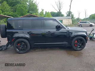 2023 Land Rover Defender X z VIN SALEX7EU2P2213481, wystawiony jako IAAI lot #42368968 z przebiegiem 12 903 mil mil oraz . Historia ofert i sprzedaży dostępna na DreamBid. Obrazek 14.