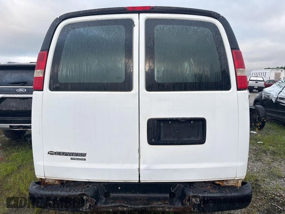 2013 Chevrolet Express Cargo with VIN 1GCZGTCG9D1119386, listed as a IAAI auction lot 42677944 with 370,545 mi miles and . Bid and sale history available at DreamBid. Image 35.