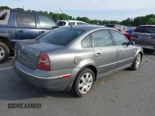 2002 Volkswagen Passat GLX z VIN WVWRH63B02P122142, wystawiony jako IAAI lot #42282094 z przebiegiem 222 613 mil mil oraz . Historia ofert i sprzedaży dostępna na DreamBid. Obrazek 4.