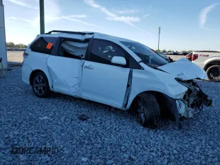 2018 Toyota Sienna SE with VIN 5TDXZ3DC4JS924062, listed as a Copart auction lot 50197695 with Not provided miles and Non repairable. Bid and sale history available at DreamBid. Image 4.