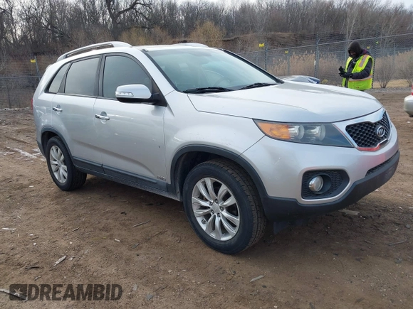 2011 Kia Sorento EX with VIN 5XYKUDA20BG061415, listed as a IAAI auction lot 41808125 with 167,688 mi miles. Bid and sale history available at carsss.com. Image 1.