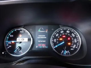 2021 Toyota RAV4 Hybrid LE z VIN 2T3M6RFV8MW011627, wystawiony jako IAAI lot #42223959 z przebiegiem 99 776 mil mil oraz . Historia ofert i sprzedaży dostępna na DreamBid. Obrazek 7.