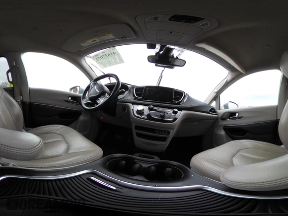 2021 Chrysler Pacifica Touring L with VIN 2C4RC1BG3MR542543, listed as a IAAI auction lot 41657073 with 118,833 mi miles and . Bid and sale history available at DreamBid. Image 19.