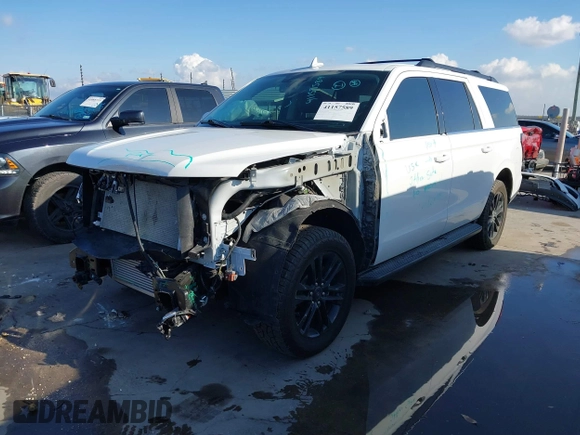 2024 Ford Expedition Max XLT with VIN 1FMJK1J80REA51759, listed as a IAAI auction lot 41157589 with 10,369 mi miles and . Bid and sale history available at DreamBid. Image 18.