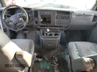 2006 Chevrolet Express Passenger with VIN 1GAHG39U461274433, listed as a Copart auction lot 82622414 with 206,975 mi miles and Clean title. Bid and sale history available at DreamBid. Image 8.