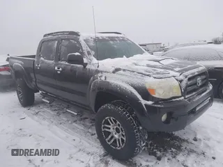 2005 Toyota Tacoma z VIN 3TMMU52N55M001743, wystawiony jako IAAI lot #41329393 z przebiegiem 141 677 mil mil oraz . Historia ofert i sprzedaży dostępna na DreamBid. Obrazek 1.