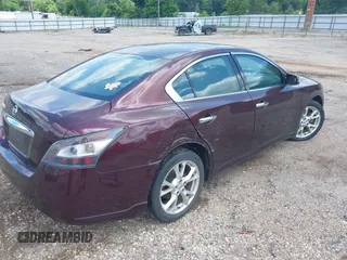 2014 Nissan Maxima SV z VIN 1N4AA5AP5EC474628, wystawiony jako IAAI lot #42374824 z przebiegiem 111 447 mil mil oraz . Historia ofert i sprzedaży dostępna na DreamBid. Obrazek 4.