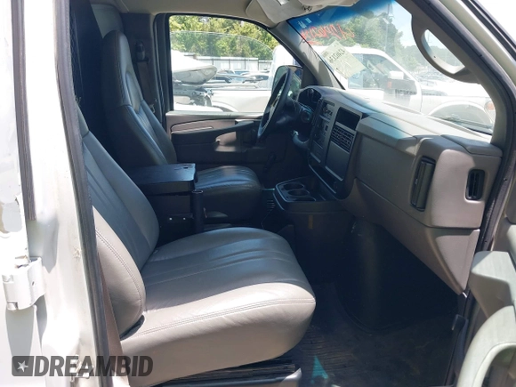 2007 Chevrolet Express Cargo with VIN 1GCFG15X671161636, listed as a IAAI auction lot 42462136 with 157,486 mi miles and . Bid and sale history available at DreamBid. Image 5.