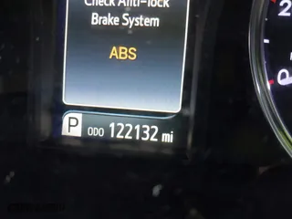 2015 Toyota Camry Hybrid LE with VIN 4T1BD1FK5FU164384, listed as a IAAI auction lot 41704922 with 122,132 mi miles. Bid and sale history available at carsss.com. Image 15.