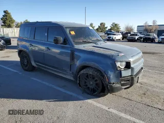 2021 Land Rover Defender S z VIN SALEJ7RX6M2035267, wystawiony jako Copart lot #41673735 z przebiegiem Nie podano mil oraz Czysty tytuł • Clean title. Historia ofert i sprzedaży dostępna na DreamBid. Obrazek 4.