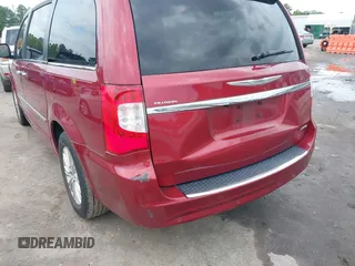 2013 Chrysler Town & Country Limited z VIN 2C4RC1GG0DR809789, wystawiony jako IAAI lot #42375930 z przebiegiem 102 545 mil mil oraz . Historia ofert i sprzedaży dostępna na DreamBid. Obrazek 6.