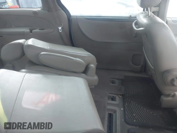 2005 Mazda MPV LX with VIN JM3LW28J650541962, listed as a IAAI auction lot 41797934 with Not Provided miles. Bid and sale history available at carsss.com. Image 8.