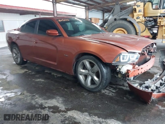 2013 Dodge Charger RT with VIN 2C3CDXCT5DH605945, listed as a IAAI auction lot 41958140 with 84,049 mi miles. Bid and sale history available at carsss.com. Image 1.