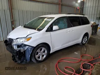 2017 Toyota Sienna LE Auto Access Seat with VIN 5TDKZ3DC7HS799627, listed as a Copart auction lot 58637665 with 715,367 mi miles and Salvage title. Bid and sale history available at DreamBid. Image 1.