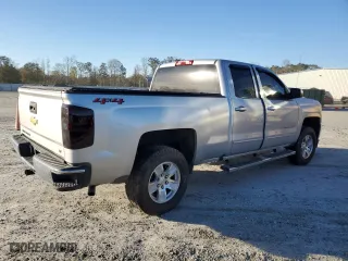 2018 Chevrolet Silverado 1500 LT with VIN 1GCVKREH0JZ127251, listed as a Copart auction lot 76782184 with 77,645 mi miles and Salvage Title. Bid and sale history available at carsss.com. Image 3.