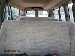 2001 Chevrolet Express z VIN 1GAGG29RX11129410, wystawiony jako Copart lot #59819275 z przebiegiem 140 295 mil mil oraz Czysty tytuł • Clean title. Historia ofert i sprzedaży dostępna na DreamBid. Obrazek 10.
