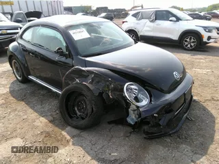 2018 Volkswagen Beetle S z VIN 3VWFD7ATXJM705321, wystawiony jako IAAI lot #40118047 z przebiegiem Nie podano mil oraz . Historia ofert i sprzedaży dostępna na DreamBid. Obrazek 6.