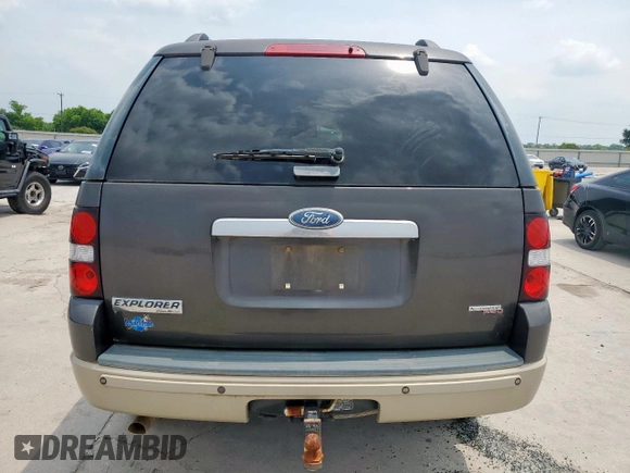2006 Ford Explorer Eddie Bauer z VIN 1FMEU64EX6UB16337, wystawiony jako Copart lot #57350035 z przebiegiem 111 736 mil mil oraz Czysty tytuł • Clean title. Historia ofert i sprzedaży dostępna na DreamBid. Obrazek 6.