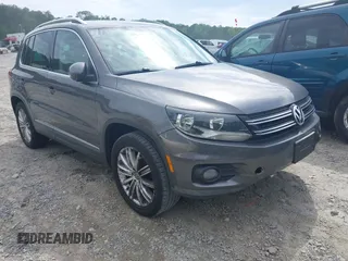 2012 Volkswagen Tiguan S z VIN WVGBV7AX7CW000265, wystawiony jako IAAI lot #42182004 z przebiegiem 173 537 mil mil oraz . Historia ofert i sprzedaży dostępna na DreamBid. Obrazek 1.