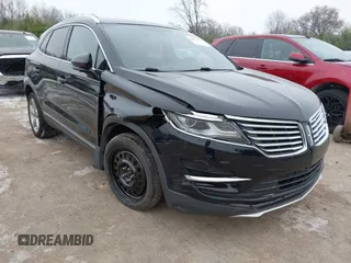 2017 Lincoln MKC Premiere with VIN 5LMCJ1D91HUL33023, listed as a IAAI auction lot 40976537 with 112,695 mi miles. Bid and sale history available at carsss.com. Image 6.
