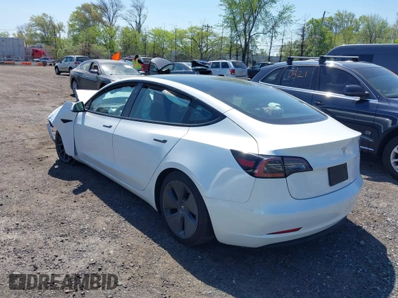2023 Tesla Model 3 z VIN 5YJ3E1EA5PF553275, wystawiony jako IAAI lot #42132154 z przebiegiem Nie podano mil oraz . Historia ofert i sprzedaży dostępna na DreamBid. Obrazek 3.