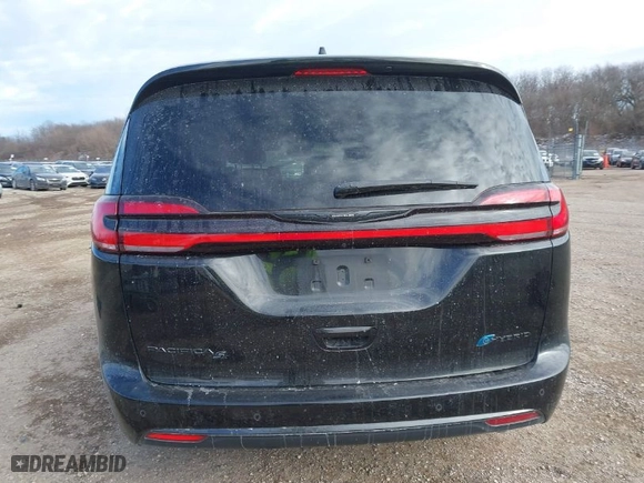 2022 Chrysler Pacifica Hybrid Select with VIN 2C4RC1S76NR147838, listed as a IAAI auction lot 41436191 with NaN miles. Bid and sale history available at carsss.com. Image 16.