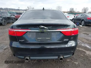 2017 Jaguar XF 35t Premium with VIN SAJBJ4BV4HCY35231, listed as a IAAI auction lot 41422811 with 92,484 mi miles. Bid and sale history available at carsss.com. Image 15.