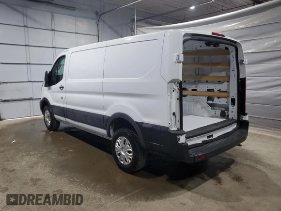 2023 Ford Transit Cargo z VIN 1FTBR1Y82PKB80689, wystawiony jako Copart lot #64601645 z przebiegiem 14 074 mil mil oraz Czysty tytuł • Clean title. Historia ofert i sprzedaży dostępna na DreamBid. Obrazek 2.