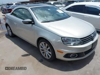 2012 Volkswagen Eos Komfort z VIN WVWBW7AH7CV014246, wystawiony jako IAAI lot #42709577 z przebiegiem 63 392 mil mil oraz . Historia ofert i sprzedaży dostępna na DreamBid. Obrazek 1.