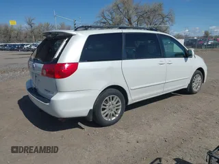2008 Toyota Sienna XLE z VIN 5TDZK22C98S195819, wystawiony jako IAAI lot #42082880 z przebiegiem 174 319 mil mil oraz . Historia ofert i sprzedaży dostępna na DreamBid. Obrazek 4.