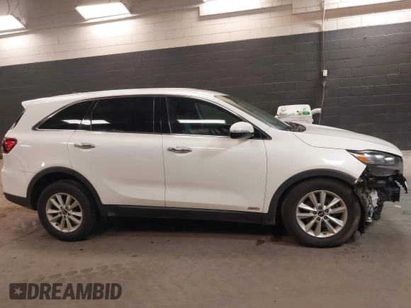 2019 Kia Sorento LX with VIN 5XYPGDA38KG558444, listed as a IAAI auction lot 41303905 with 148,567 mi miles. Bid and sale history available at carsss.com. Image 14.
