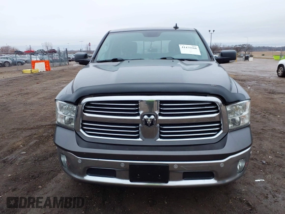 2018 Ram 1500 Big Horn z VIN 3C6RR7LG2JG235342, wystawiony jako IAAI lot #41475568 z przebiegiem 103 804 mil mil oraz . Historia ofert i sprzedaży dostępna na DreamBid. Obrazek 12.