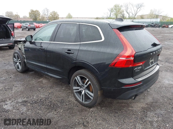 2019 Volvo XC60 Momentum z VIN LYV102RK9KB297120, wystawiony jako IAAI lot #41957299 z przebiegiem 71 402 mil mil oraz . Historia ofert i sprzedaży dostępna na DreamBid. Obrazek 3.