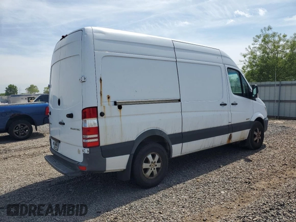 2014 Mercedes-Benz Sprinter with VIN WD3PE7DC3E5845300, listed as a Copart auction lot 54864625 with 315,431 mi miles and Clean Title. Bid and sale history available at DreamBid. Image 3.