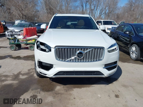 2017 Volvo XC90 Inscription with VIN YV4A22PL8H1166537, listed as a IAAI auction lot 41759108 with 171,106 mi miles. Bid and sale history available at carsss.com. Image 6.