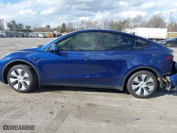 2022 Tesla Model Y Long Range with VIN 7SAYGAEE5NF517234, listed as a IAAI auction lot 41706191 with NaN miles. Bid and sale history available at carsss.com. Image 14.