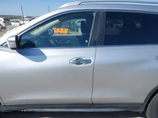 2019 Nissan Rogue SV with VIN KNMAT2MT5KP508969, listed as a IAAI auction lot 41857074 with 105,695 mi miles. Bid and sale history available at carsss.com. Image 15.