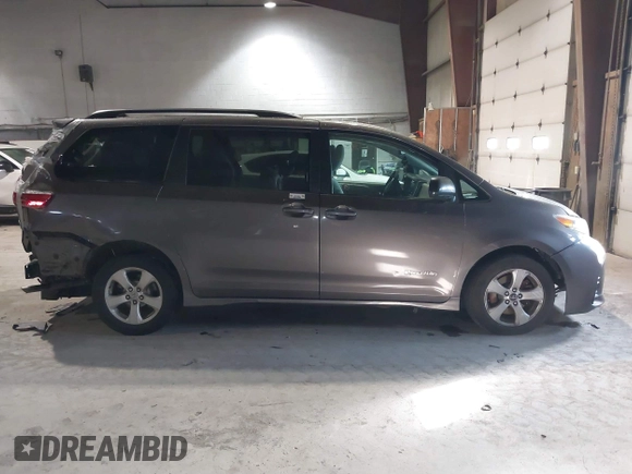 2018 Toyota Sienna LE Auto Access Seat with VIN 5TDKZ3DC4JS906025, listed as a IAAI auction lot 41078552 with 227,565 mi miles. Bid and sale history available at carsss.com. Image 13.