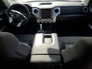 2020 Toyota Tundra 2WD SR5 with VIN 5TFEY5F11LX270247, listed as a Copart auction lot 81674544 with 52,644 mi miles and Salvage Title. Bid and sale history available at carsss.com. Image 8.