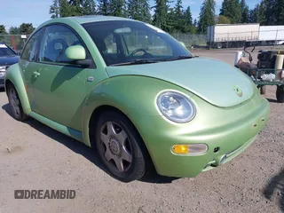 2000 Volkswagen Beetle GLS z VIN 3VWCA21C4YM435270, wystawiony jako IAAI lot #42513670 z przebiegiem 105 466 mil mil oraz . Historia ofert i sprzedaży dostępna na DreamBid. Obrazek 1.