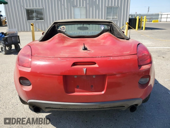 2008 Pontiac Solstice z VIN 1G2MC35B68Y122125, wystawiony jako Copart lot #60517155 z przebiegiem 211 877 mil mil oraz Czysty tytuł • Clean title. Historia ofert i sprzedaży dostępna na DreamBid. Obrazek 6.
