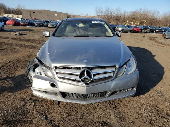 2011 Mercedes-Benz E-Class E 350 with VIN WDDKJ5GB3BF082936, listed as a Copart auction lot 42123185 with 196,361 mi miles and Salvage Title. Bid and sale history available at carsss.com. Image 5.